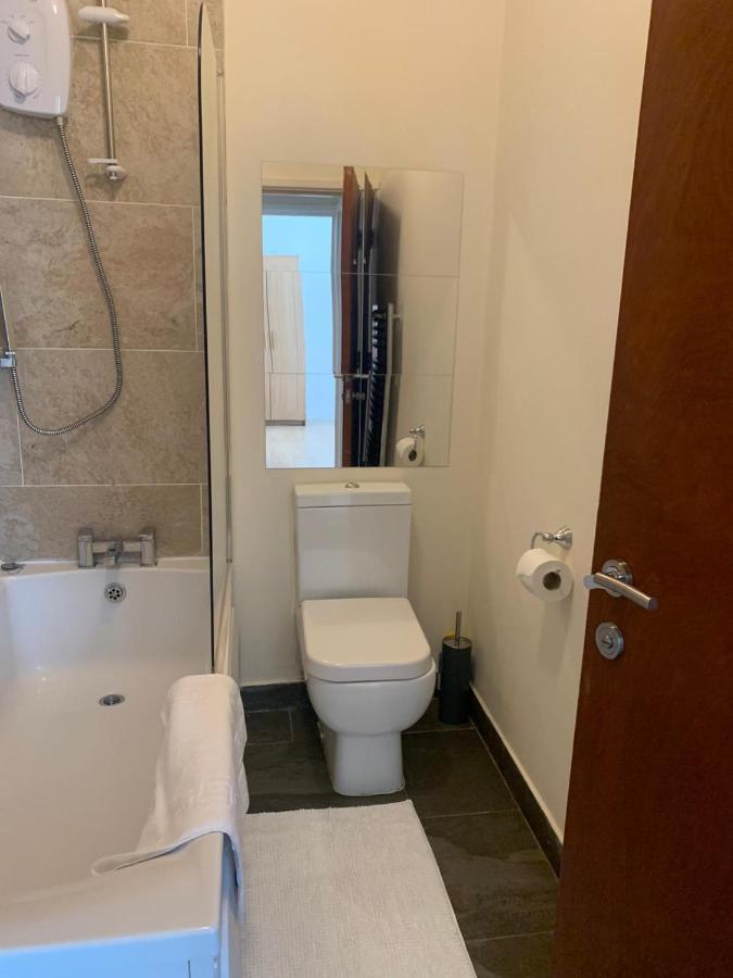 Absolute Stays In Sherwood- Nottingham Castle- Capital Fm Arena Nottingham- Contractors-Free Wifi- Free Parking- Long And Short Stays- Families-East Midlands Airport-Trent Bridge-Actors-Aria Court- Mansfield Екстер'єр фото